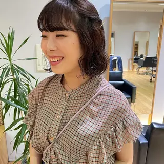 ミディアム 大橋 芽衣のヘアスタイル