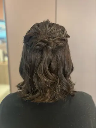 ミディアム ヘアアレンジ Iris by artina 武蔵小杉店【イリス バイ アルティナ】所属・🎼レイヤー/顔周り カット/nene♬のヘアスタイル