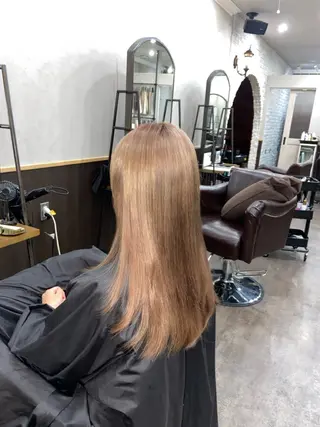 カラー Mejia Riseのヘアスタイル