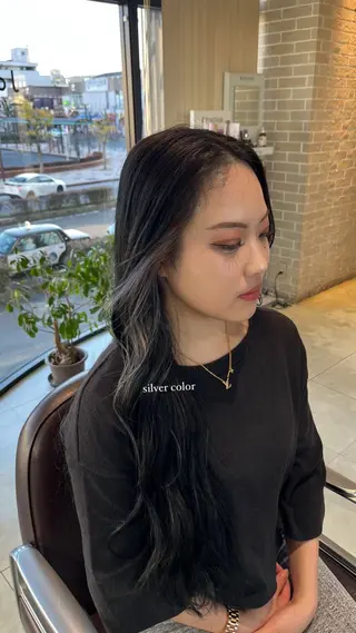 ロング カラー 大野 桃果のヘアスタイル