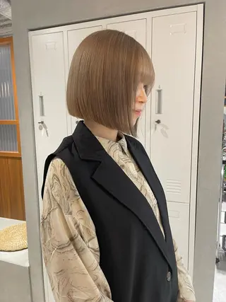 ショート カラー 店長　MANAMI ／ブリーチ／骨格ボブのヘアスタイル