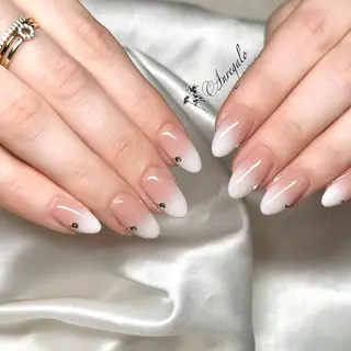 ネイル nail salon Anregalo《アンレガロ》所属・橋本 麻未のネイルデザイン