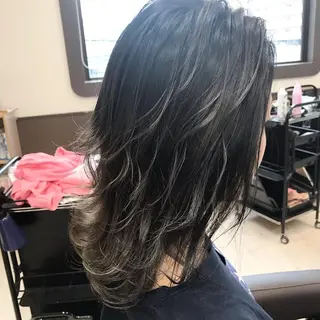カラー 濱川 佳奈のヘアスタイル