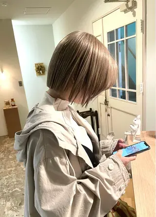 ショート カラー ヒナゴ トヨカズのヘアスタイル
