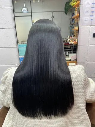 ロング 見奈美 凜のヘアスタイル