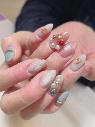 ネイル Flowerネイルサロン所属・. yukiのネイルデザイン