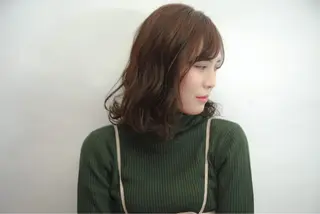 ミディアム カラー 岡田 拓也のヘアスタイル