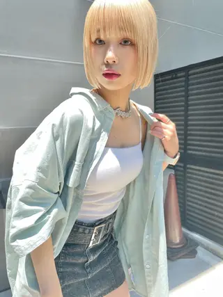 ショート カラー ネイル マツエク・マツパ アイブロウ ⭐ハイトーンブリーチ ミルクティーピンクのヘアスタイル