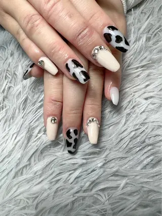 ネイル シェヌネイル JURAのネイルデザイン