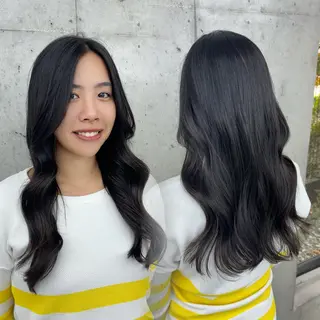 ロング mei / 艶カラー ミディアム レイヤーのヘアスタイル