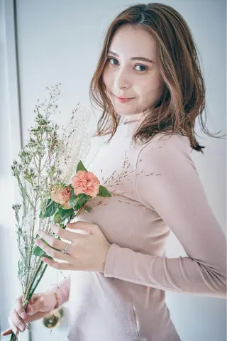 ミディアム カラー ヘアアレンジ 仲間 菜々世のヘアスタイル