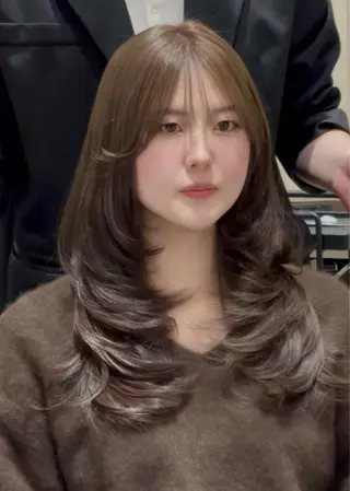 ミディアム GIEN Smart Salon by milbon 西宮ガーデンズ　プラス所属・吉原 星稀のヘアスタイル