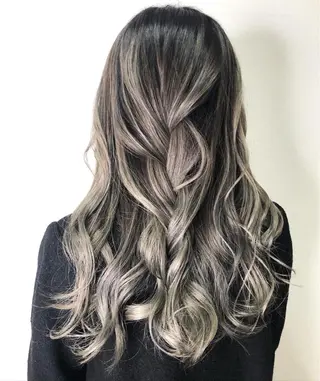 ロング カラー 服部 樹季のヘアスタイル