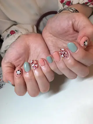 ネイル アンドルーチェ スクールの眉毛・アイブロウイメージ