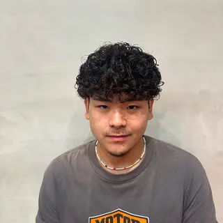 パーマ メンズ fifth 安次富　泰雅のヘアスタイル