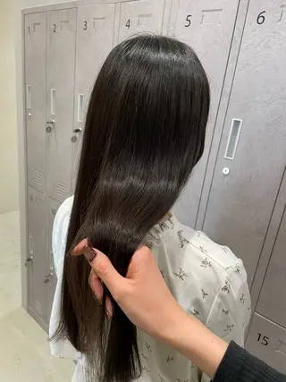 ロング 今岡 育美のヘアスタイル