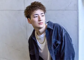 メンズ to youハイライトのヘアスタイル