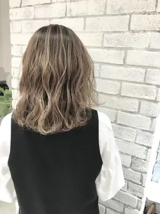 セミロング カラー パーマ ヘアアレンジ メンズ キッズ ネイル マツエク・マツパ バレイヤージュ/ 髪質改善/渡邉悟🌱のヘアスタイル