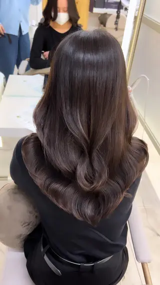 セミロング レイヤーカット/ 顔まわり/アオイのヘアスタイル