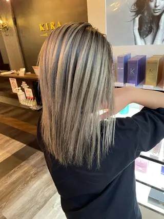 セミロング KIRA スズキ タクヤ／店長のヘアスタイル