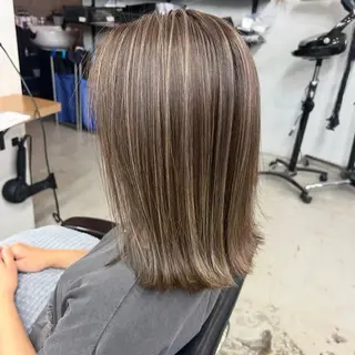 ミディアム 山中 望緒のヘアスタイル