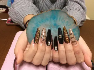 ネイル フラワー ムーンのネイルデザイン