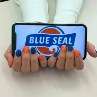 ネイル 艶カラー/レイヤー /メンズ/マツエクのヘアスタイル