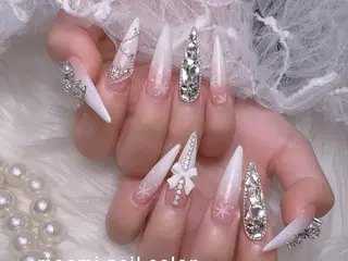 セミロング Moomi nail salonのネイルデザイン