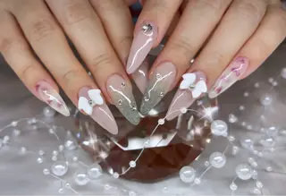 ネイル Minako 【Charmant】のネイルデザイン