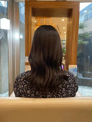 ロング 本多 美羽のヘアスタイル