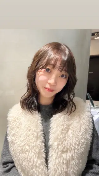 セミロング カラー タナカ カナ🫧のヘアスタイル
