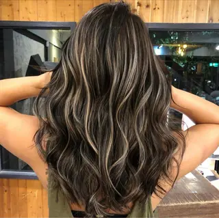 ロング salowin 原宿 aroa所属・韓国／ハッシュカット ／透明感カラー／金野のヘアスタイル