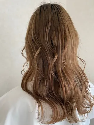 ロング カラー 伊藤 舞実のヘアスタイル