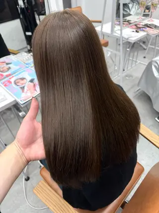 ロング ☘️透明感オリーブ/ 縮毛矯正ナミ☘️のヘアスタイル