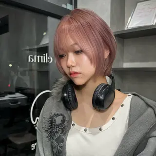 ショート 𝐥𝐚𝐲𝐞𝐫 韓⛓️ ブリーチのヘアスタイル
