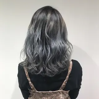 ミディアム カラー ヘアアレンジ Zina渋谷エリア マネージャShionのヘアスタイル