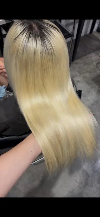 セミロング ダメージレスカラー 縮毛MISAKI🦋のヘアスタイル