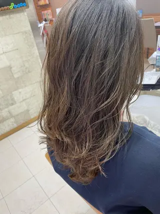 ミディアム カラー ○HITOMI ○のヘアスタイル
