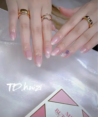 ミディアム めぐみのネイルサロン 惠のネイルデザイン