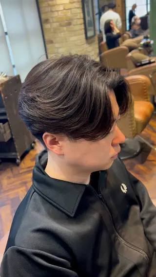 ショート モナン新宿所属・曲がる縮毛 フェザー ニュアンス  佐々木のヘアスタイル