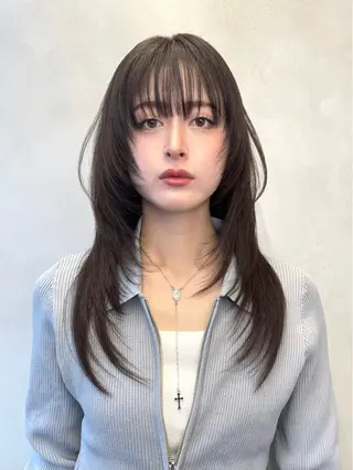 セミロング 大宮🤍縮毛矯正 レイヤー🪽なるのヘアスタイル