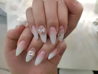 ネイル RUNWAY 　　の眉毛・アイブロウイメージ