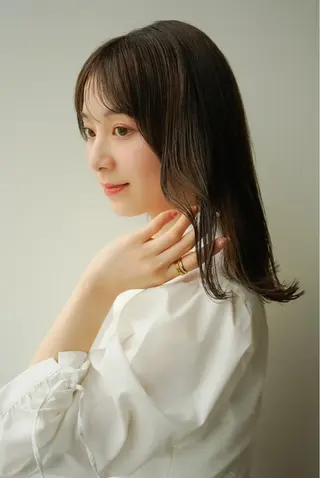 ミディアム カラー THE DAY所属・AKI HASHIMOTOのヘアスタイル