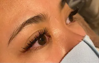 マツエク・マツパ beauty＆eyelush　RADIANCE所属・manaka .Tのマツエク・マツパデザイン