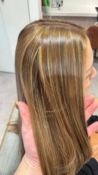 セミロング カラー 菊地 聖のヘアスタイル