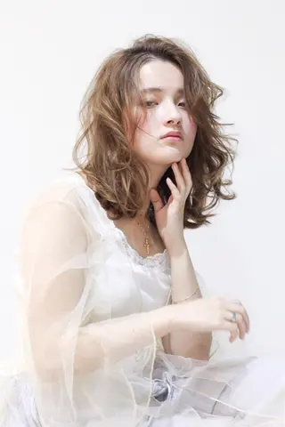 セミロング 似合わせ艶髪カラー ❤️ハダユミのヘアスタイル