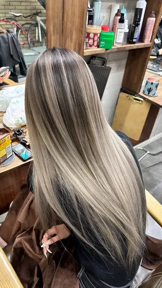 ロング カラー 難波ブリーチカラー 伊藤洋輝のヘアスタイル