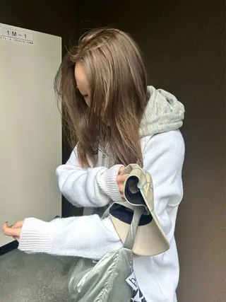 セミロング BROUN®所属・江坂カットモデル nacaのヘアスタイル