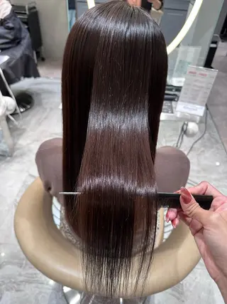 セミロング 髪質改善　縮毛の達人 矢井由真のヘアスタイル