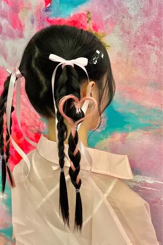 セミロング カラー ヘアアレンジ ヤマグチ ユキナのヘアスタイル